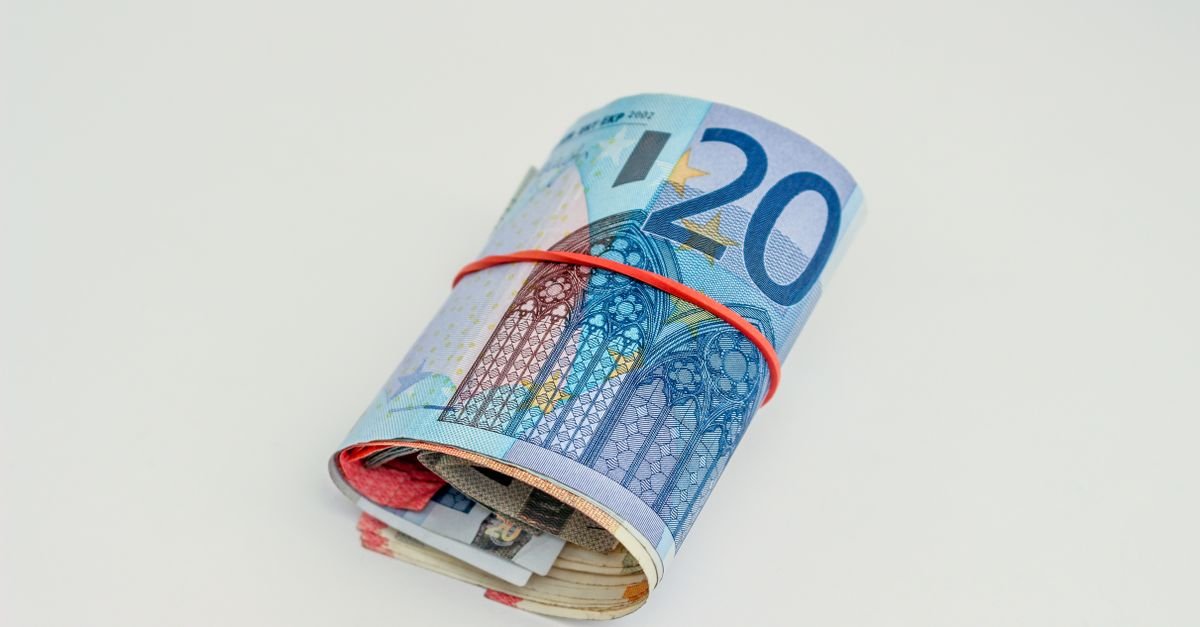 Combien économisez-vous avec Premier IPTV face aux abonnements traditionnels ?